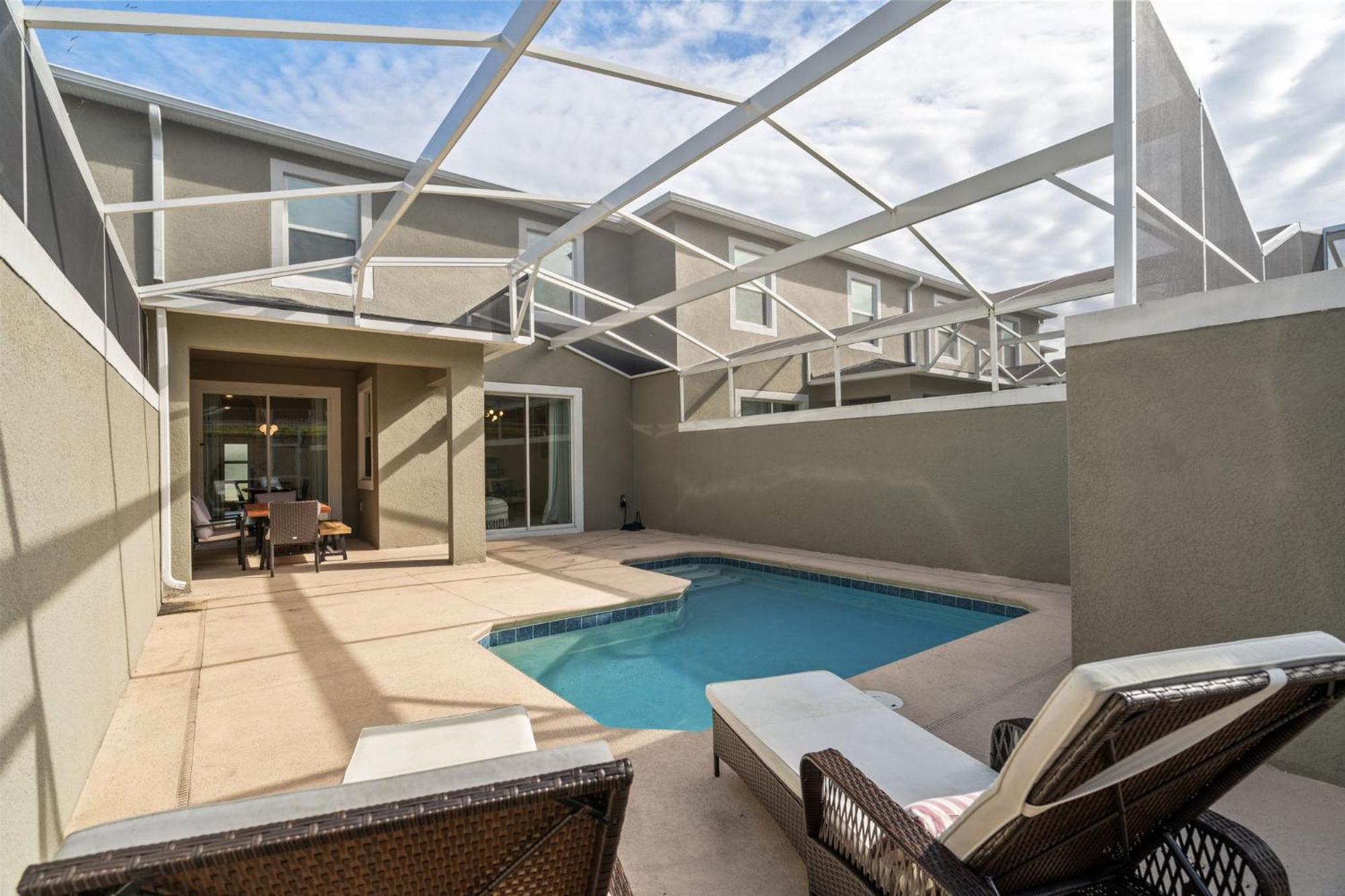 Holiday home Amazing 4 Bed W Private Pool Close To 1180king